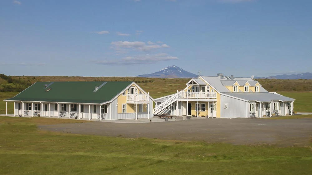 Le bâtiment principal de l’hôtel Laekur en Islande