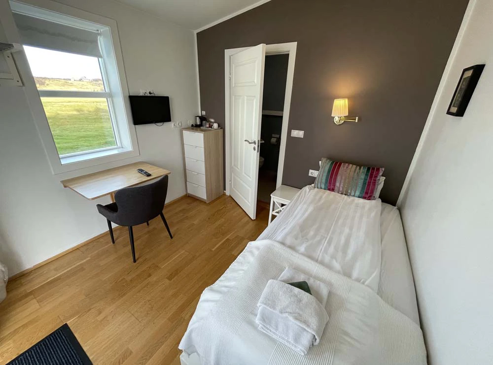 Chambre individuelle de l’hôtel Laekur en Islande