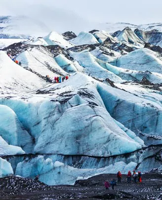 Des randonneurs sur le glacier Solheimajokull en Islande