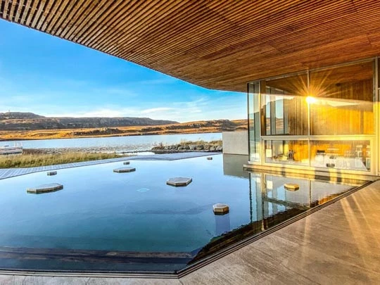 La piscine des Vok Baths en Islande