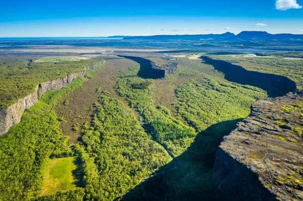 Le verdoyant canyon d'Abyrgi en Islande