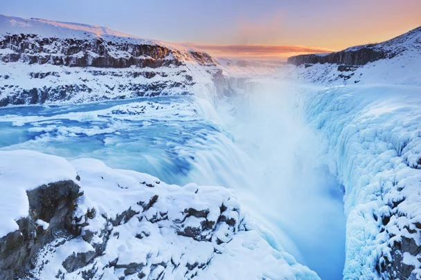 La cascade de Gullfoss en Islande, sous la neige