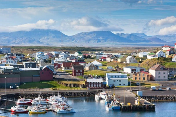 Stykkisholmur en Islande, entre mer et montagnes