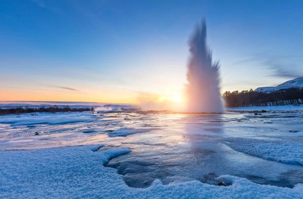 Strokkur de Geysir en Islande