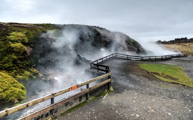 Les vapeurs des sources chaudes de Deildartunguhver 