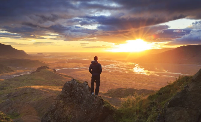 Vue panoramique sur Thorsmork en Islande au coucher du soleil