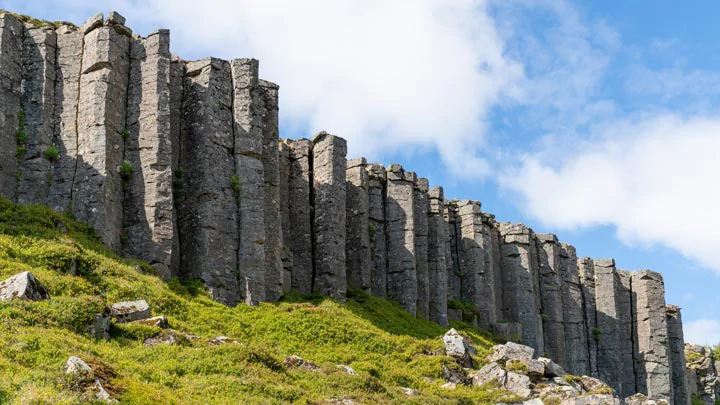 Les colonnes basaltiques de Gerduberg en Islande