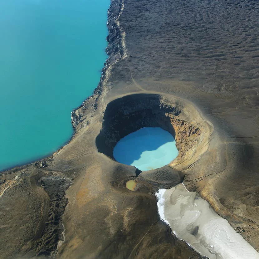 Super-jeep Askja Viti et Holuhraun