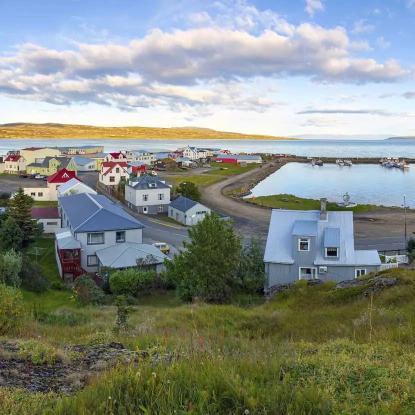 Le village d'Holmavik en Islande