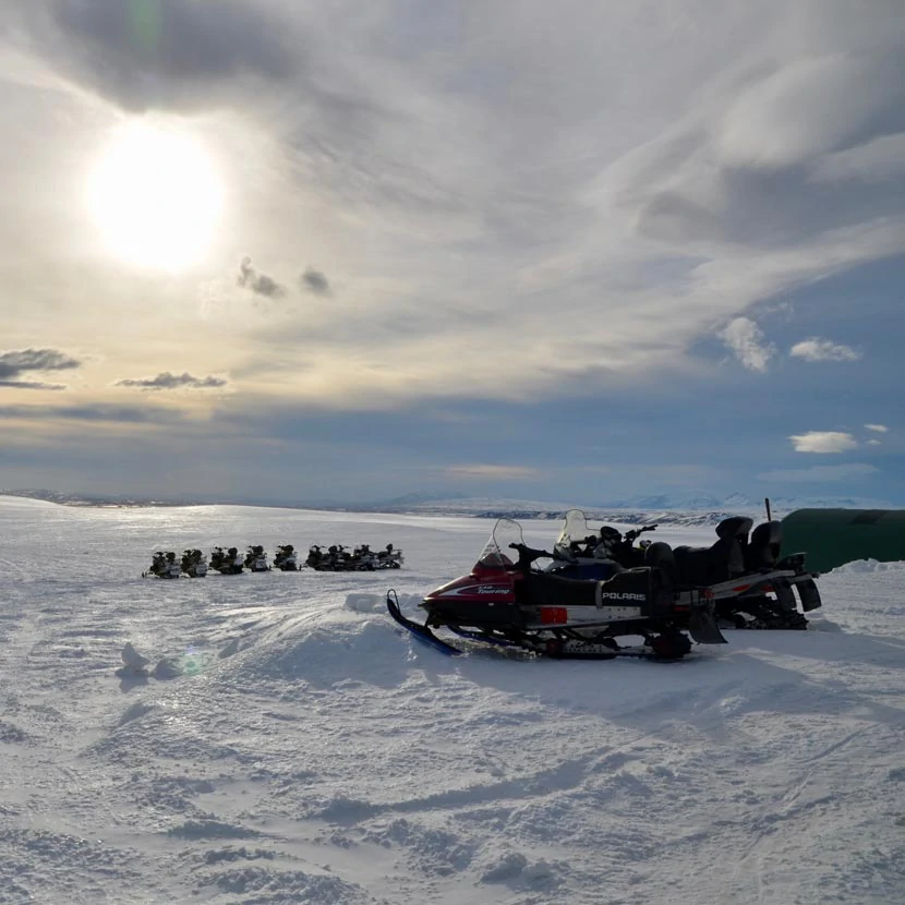 Motoneiges sur le Langjökull