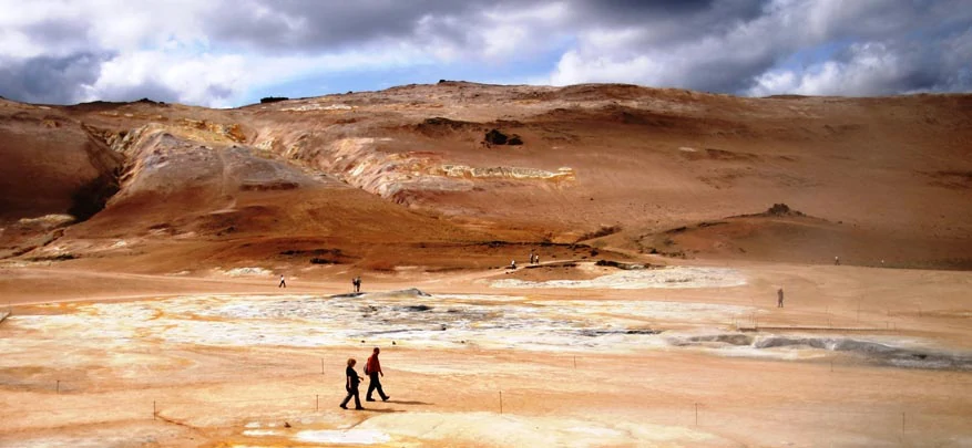 La montagne sulfureuse de Namajfall à Myvatn en Islande