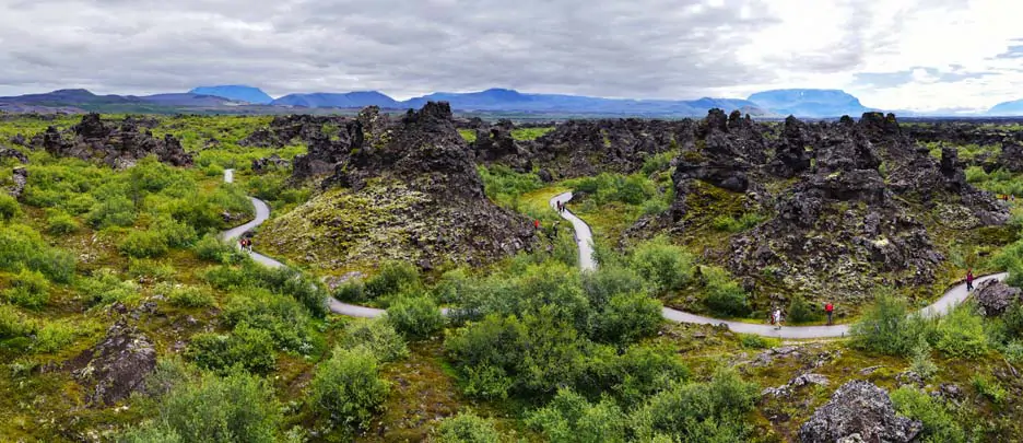 Le champ de lave de Dimmuborgir autour de Myvatn en Islande