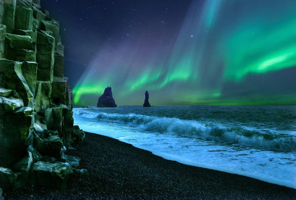 La grande boucle de l'Islande sous les aurores boréales